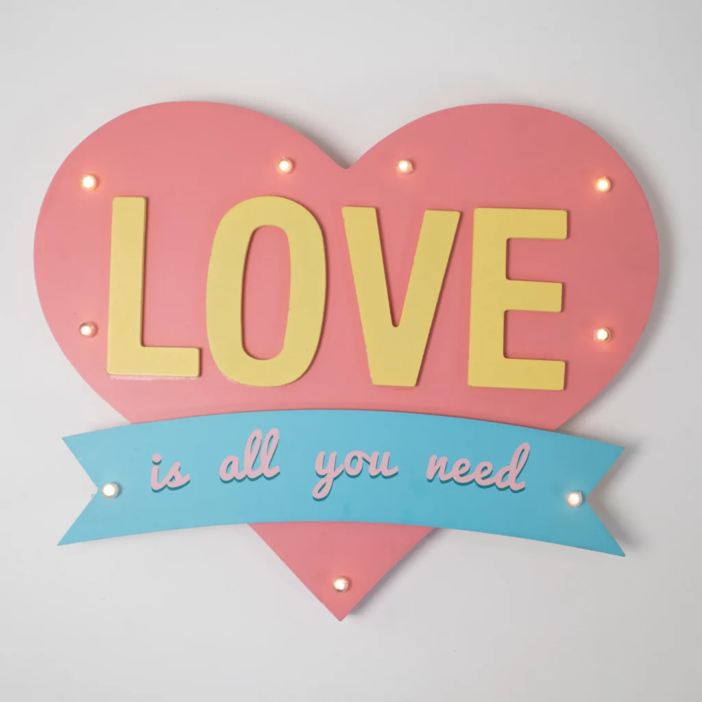 Napis LOVE Is All You Need zapalony - romantyczny dodatek- rent4events.pl, rent4wedding.pl.
