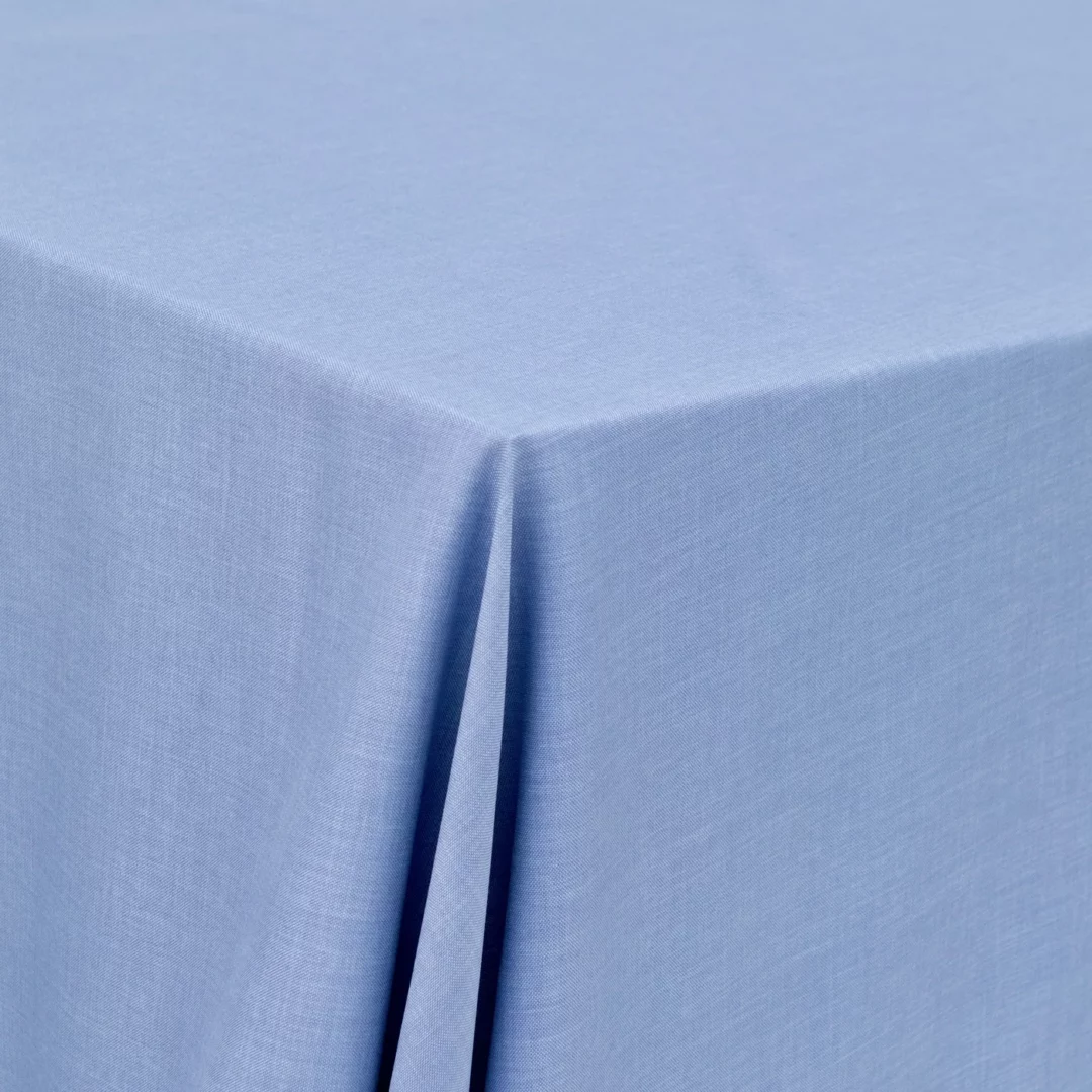 Obrus Dusty Blue Prostokątny. Odkryj elegancję prostokątnego obrusu w kolorze Dusty Blue, dostępnego w wypożyczalni RENT4EVENTS w Wrocławiu. Ten obrus, idealnie pasujący do każdego stołu na eleganckie wesela i eventy, charakteryzuje się subtelną teksturą i delikatnym kolorystycznym odcieniem, który wprowadza atmosferę spokoju i harmonii. Jego wysoka jakość materiału BIRNE zapewnia trwałość i piękno, które zachwycą każdego gościa - rent4events.pl wypożycz wrażenia, rent4wedding.pl zachowaj wspomnienia.